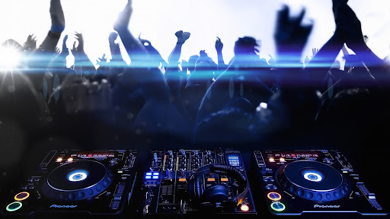 Top Corporate DJs in Toronto: Making Your Corporate Events Memorable